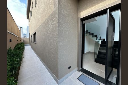 Casa de condomínio à venda com 145m², 3 quartos e 2 vagas Casa de condomínio à venda com 145m², 3 quartos e 2 vagasQuintal