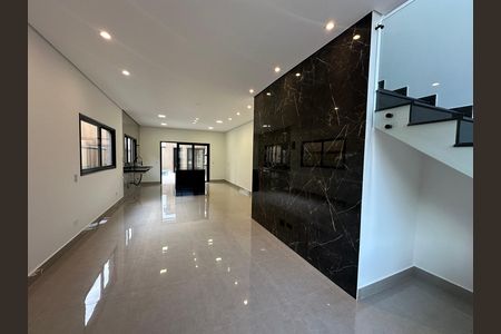 Sala de casa de condomínio à venda com 3 quartos, 182m² em Villas do Jaguari, Santana de Parnaíba