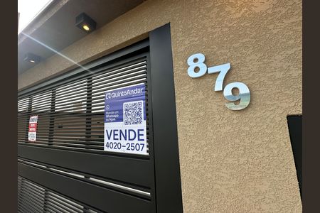 Casa de condomínio à venda com 145m², 3 quartos e 2 vagas Casa de condomínio à venda com 145m², 3 quartos e 2 vagasFachada
