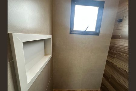 Casa de condomínio à venda com 145m², 3 quartos e 2 vagas Casa de condomínio à venda com 145m², 3 quartos e 2 vagasBanheiro da Suíte 1