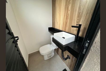 Casa de condomínio à venda com 145m², 3 quartos e 2 vagas Casa de condomínio à venda com 145m², 3 quartos e 2 vagasBanheiro Social