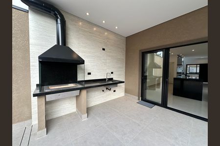 Casa de condomínio à venda com 145m², 3 quartos e 2 vagas Casa de condomínio à venda com 145m², 3 quartos e 2 vagasChurrasqueira