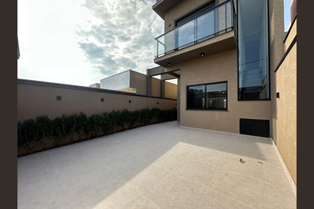 Casa de condomínio à venda com 145m², 3 quartos e 2 vagas Casa de condomínio à venda com 145m², 3 quartos e 2 vagasGaragem