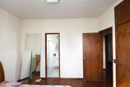 Apartamento à venda com 170m², 4 quartos e 4 vagasQuarto 4 - Suíte