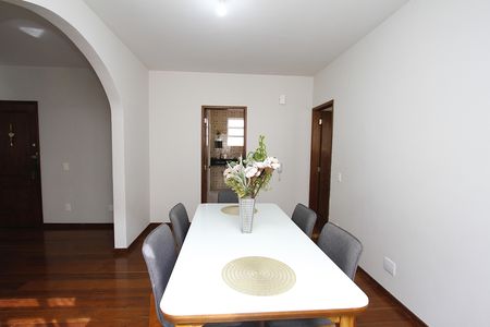 Apartamento à venda com 170m², 4 quartos e 4 vagasCopa