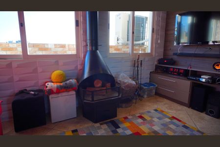 Apartamento à venda com 215m², 2 quartos e 2 vagas Apartamento à venda com 215m², 2 quartos e 2 vagasLareira