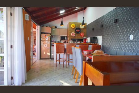 Apartamento à venda com 215m², 2 quartos e 2 vagas Apartamento à venda com 215m², 2 quartos e 2 vagasÁrea gourmet