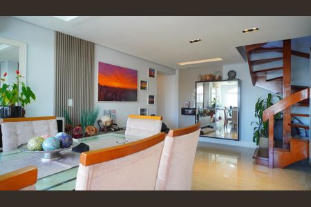 Apartamento à venda com 215m², 2 quartos e 2 vagas Apartamento à venda com 215m², 2 quartos e 2 vagasSala