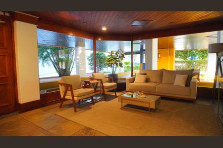 Apartamento à venda com 215m², 2 quartos e 2 vagas Apartamento à venda com 215m², 2 quartos e 2 vagasHall de entrada