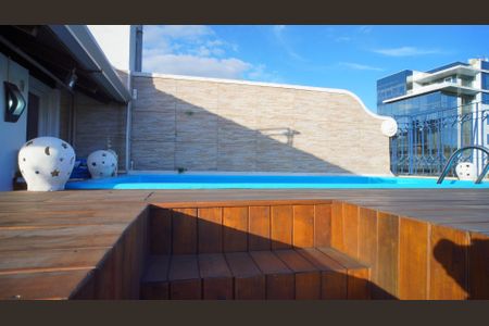 Apartamento à venda com 215m², 2 quartos e 2 vagas Apartamento à venda com 215m², 2 quartos e 2 vagasTerraço