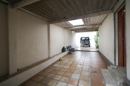 Casa para alugar com 384m², 2 quartos e 5 vagas Casa para alugar com 384m², 2 quartos e 5 vagasQuintal e Garagem