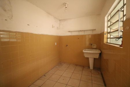 Casa para alugar com 384m², 2 quartos e 5 vagas Casa para alugar com 384m², 2 quartos e 5 vagasCasa dos Fundos