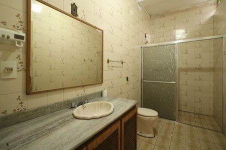 Casa para alugar com 384m², 2 quartos e 5 vagas Casa para alugar com 384m², 2 quartos e 5 vagasBanheiro