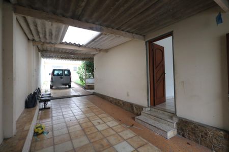 Casa para alugar com 384m², 2 quartos e 5 vagas Casa para alugar com 384m², 2 quartos e 5 vagasQuintal e Garagem