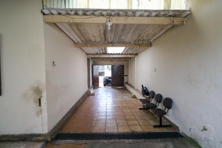 Casa para alugar com 384m², 2 quartos e 5 vagas Casa para alugar com 384m², 2 quartos e 5 vagasQuintal e Garagem