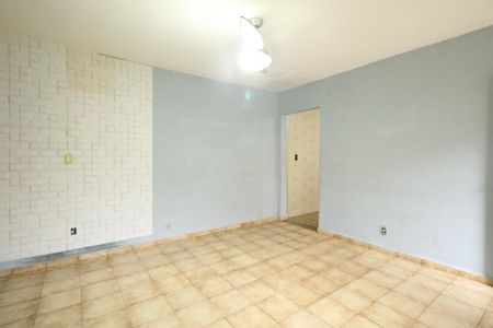 Casa para alugar com 384m², 2 quartos e 5 vagas Casa para alugar com 384m², 2 quartos e 5 vagasCasa dos Fundos