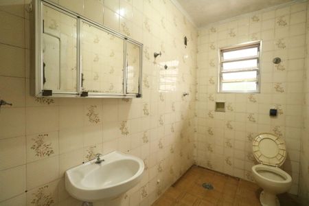 Casa para alugar com 384m², 2 quartos e 5 vagas Casa para alugar com 384m², 2 quartos e 5 vagasCasa dos Fundos
