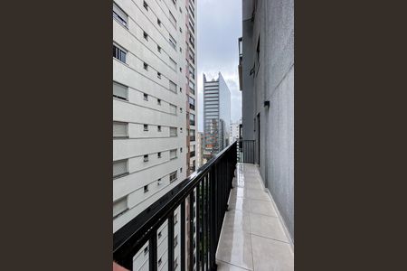 Studio para alugar com 67m², 0 quarto e sem vaga Studio para alugar com 67m², 0 quarto e sem vagaVaranda