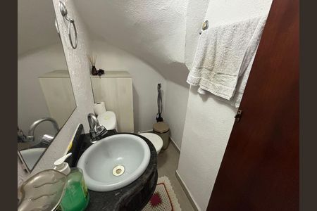 Casa à venda com 92m², 4 quartos e 2 vagas Casa à venda com 92m², 4 quartos e 2 vagasLavabo