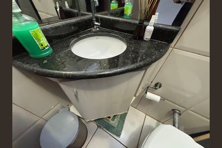 Casa à venda com 92m², 4 quartos e 2 vagas Casa à venda com 92m², 4 quartos e 2 vagasBanheiro