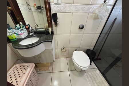Casa à venda com 92m², 4 quartos e 2 vagas Casa à venda com 92m², 4 quartos e 2 vagasBanheiro da Suíte 1