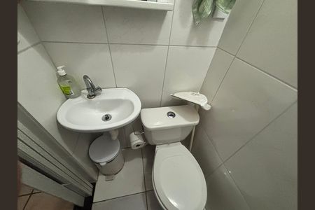 Casa à venda com 92m², 4 quartos e 2 vagas Casa à venda com 92m², 4 quartos e 2 vagasBanheiro da Suíte 2