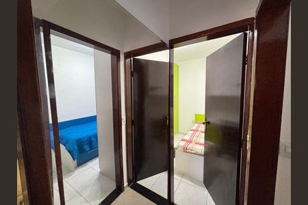 Casa à venda com 92m², 4 quartos e 2 vagas Casa à venda com 92m², 4 quartos e 2 vagasCorredor