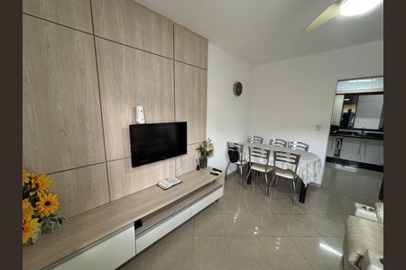Casa à venda com 92m², 4 quartos e 2 vagas Casa à venda com 92m², 4 quartos e 2 vagasSala