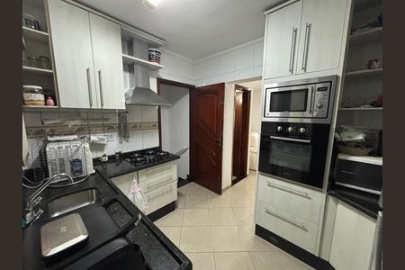 Casa à venda com 92m², 4 quartos e 2 vagas Casa à venda com 92m², 4 quartos e 2 vagasCozinha