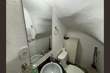 Casa à venda com 92m², 4 quartos e 2 vagas Casa à venda com 92m², 4 quartos e 2 vagasLavabo