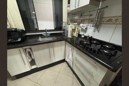 Casa à venda com 92m², 4 quartos e 2 vagas Casa à venda com 92m², 4 quartos e 2 vagasCozinha