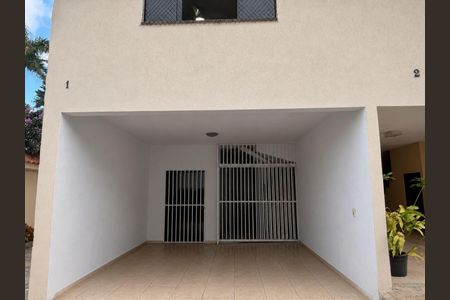 Casa à venda com 92m², 4 quartos e 2 vagas Casa à venda com 92m², 4 quartos e 2 vagasGaragem