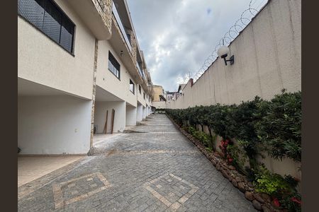 Casa à venda com 92m², 4 quartos e 2 vagas Casa à venda com 92m², 4 quartos e 2 vagasÁrea comum