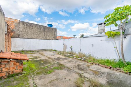 Casa para alugar com 42m², 2 quartos e 1 vaga
