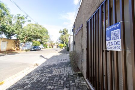 Casa de condomínio à venda com 245m², 3 quartos e 2 vagas Casa de condomínio à venda com 245m², 3 quartos e 2 vagasplaca