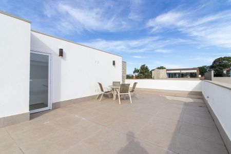 Casa de condomínio à venda com 245m², 3 quartos e 2 vagas Casa de condomínio à venda com 245m², 3 quartos e 2 vagasÁrea externa