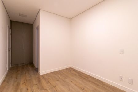 Casa de condomínio à venda com 245m², 3 quartos e 2 vagas Casa de condomínio à venda com 245m², 3 quartos e 2 vagasSuite 3