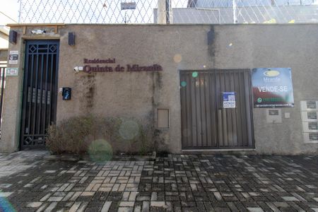 Casa de condomínio à venda com 245m², 3 quartos e 2 vagas Casa de condomínio à venda com 245m², 3 quartos e 2 vagasplaca