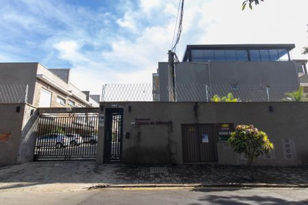 Casa de condomínio à venda com 245m², 3 quartos e 2 vagas Casa de condomínio à venda com 245m², 3 quartos e 2 vagasFachada