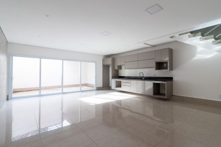 Casa de condomínio à venda com 245m², 3 quartos e 2 vagas Casa de condomínio à venda com 245m², 3 quartos e 2 vagasSala/Cozinha