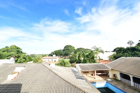 Casa de condomínio à venda com 245m², 3 quartos e 2 vagasÁrea de Serviço - Vista