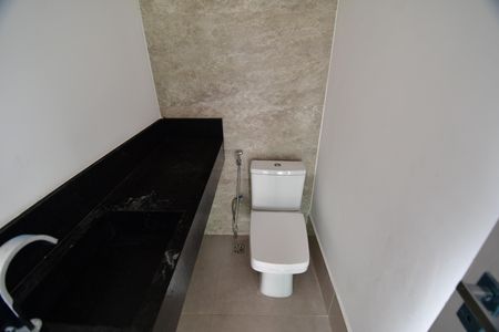 Casa de condomínio à venda com 245m², 3 quartos e 2 vagasLavabo