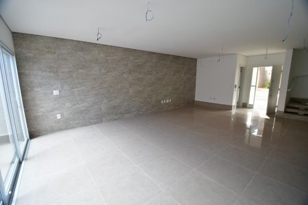 Casa de condomínio à venda com 245m², 3 quartos e 2 vagasSala