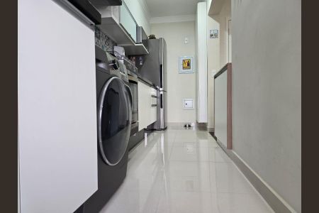 Apartamento à venda com 62m², 2 quartos e 1 vaga Apartamento à venda com 62m², 2 quartos e 1 vagaCozinha e Área de Serviço