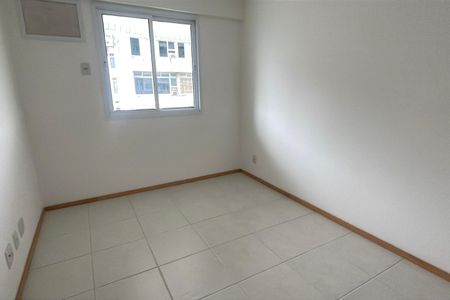 Quarto de apartamento para alugar com 3 quartos, 88m² em Jardim Vinte E Cinco de Agosto, Duque de Caxias