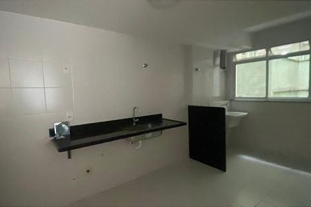 Cozinha de apartamento para alugar com 3 quartos, 88m² em Jardim Vinte E Cinco de Agosto, Duque de Caxias