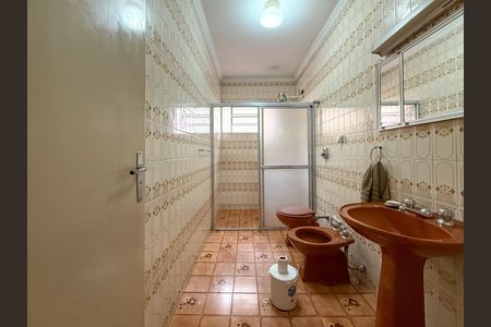Casa à venda com 170m², 2 quartos e 4 vagasBanheiro