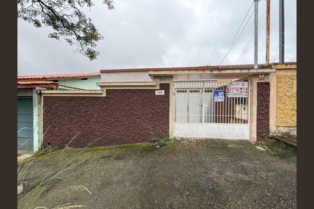 Casa à venda com 170m², 2 quartos e 4 vagasFachada
