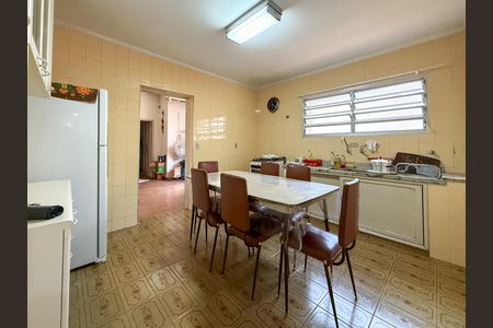 Casa à venda com 170m², 2 quartos e 4 vagasCozinha 