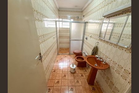 Casa à venda com 170m², 2 quartos e 4 vagasBanheiro